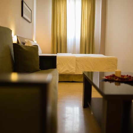 Hostal Don Julio Sanlúcar la Mayor Esterno foto