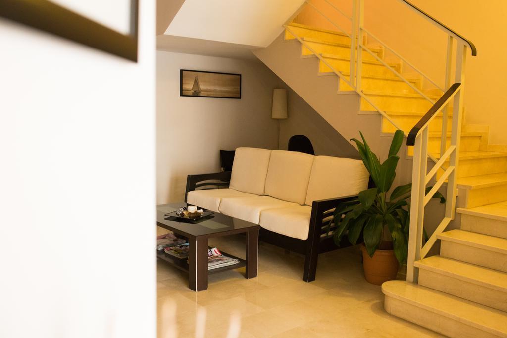 Hostal Don Julio Sanlúcar la Mayor Esterno foto