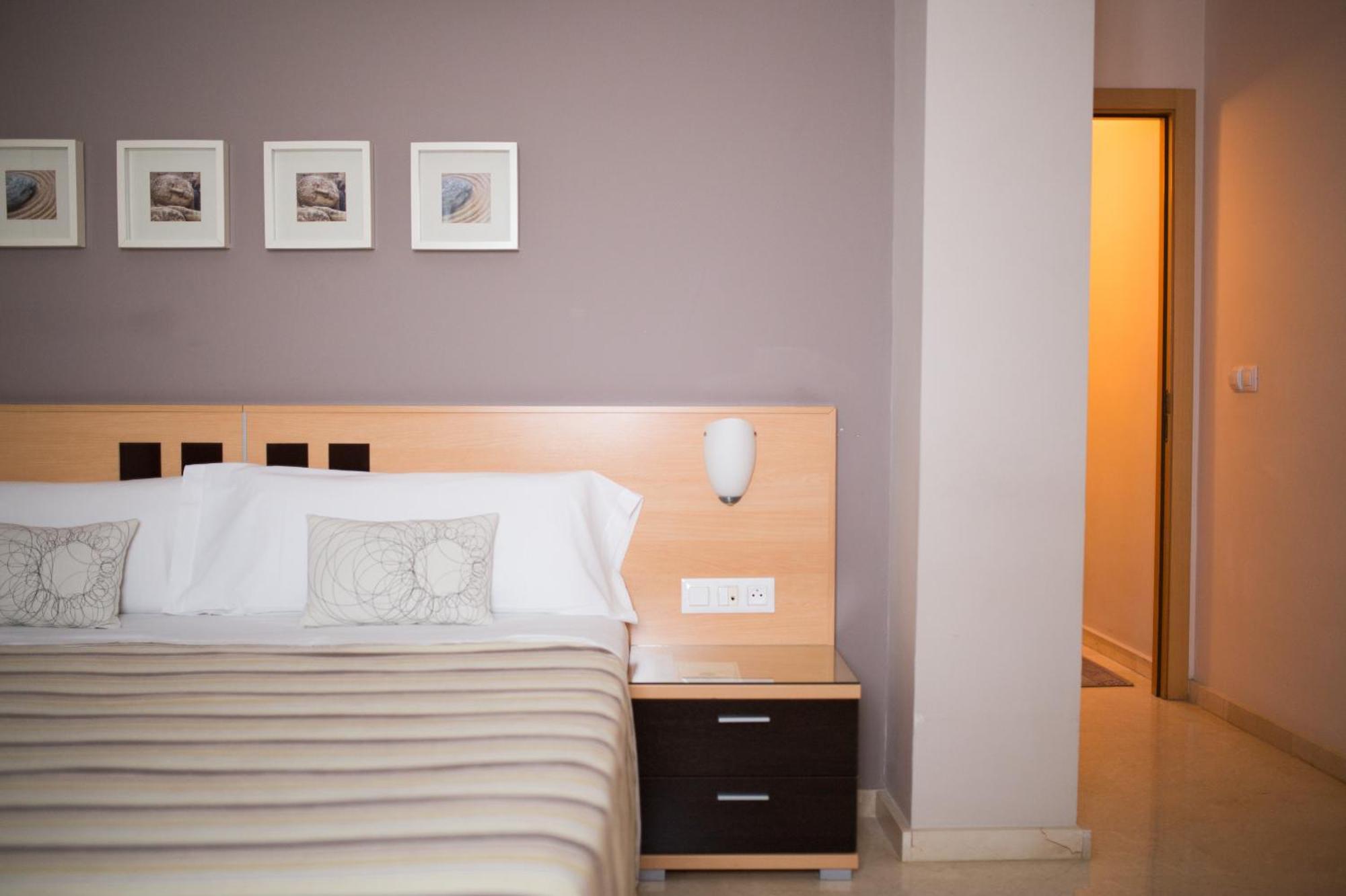 Hostal Don Julio Sanlúcar la Mayor Esterno foto